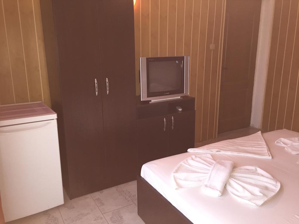 Vila Nusa Hotel Западен Ефорие Екстериор снимка